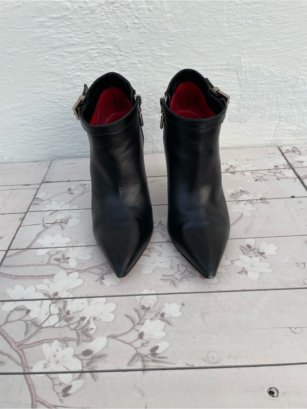 Cesare Paciotti Black Pointed Leather Ankle Booties with Red Lining - Picture 2 of 15